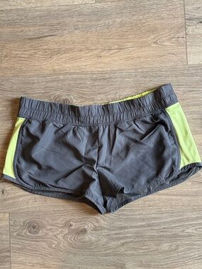 AERO Vintage Y2K 90s Athletic Running Shorts Grey & Yellow Size Large